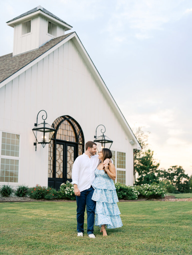 outdoor engagement photos that are timeless and romantic