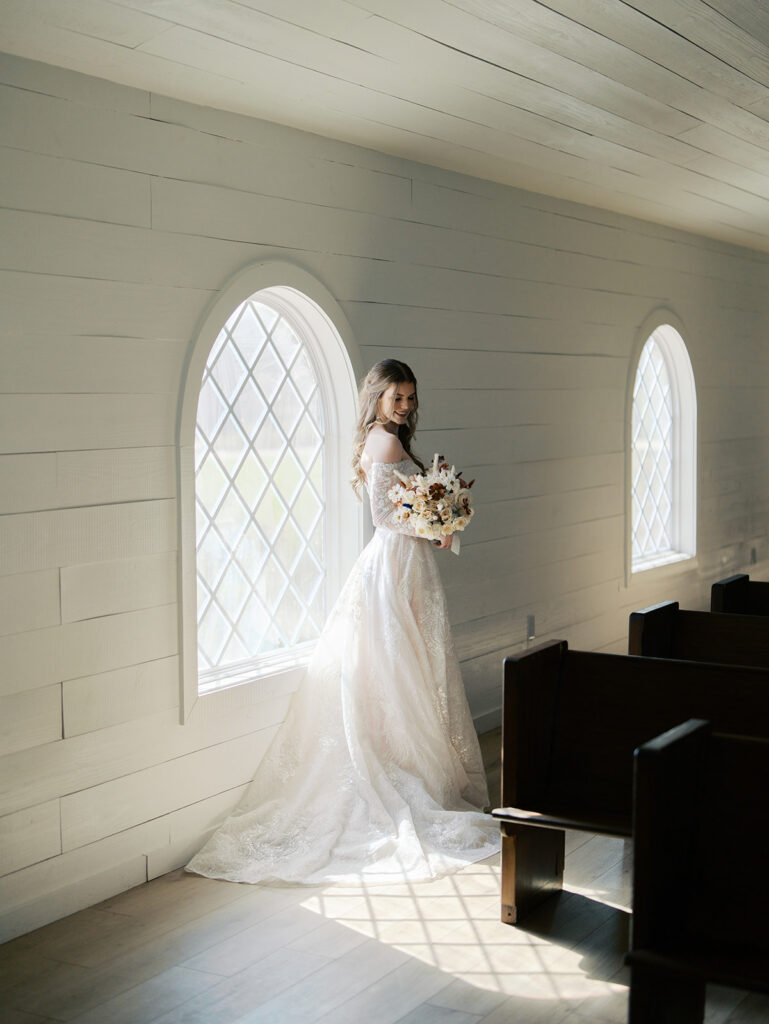 hummingbird hill wedding venue bridal portraits