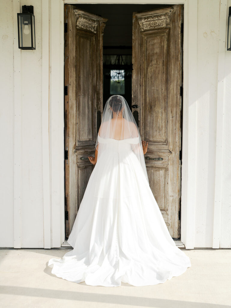 Film-Inspired Wedding Bridal Photoshoot in Houston With a Timeless, Elegant Feel
