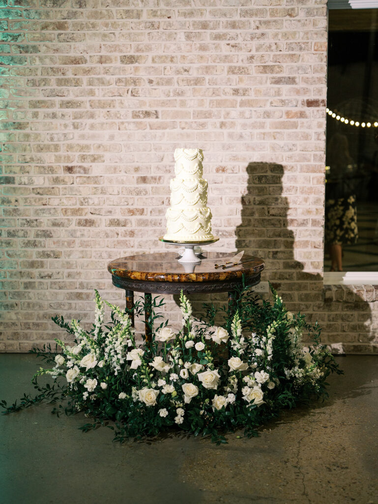 old money vintage wedding details and decor for reception