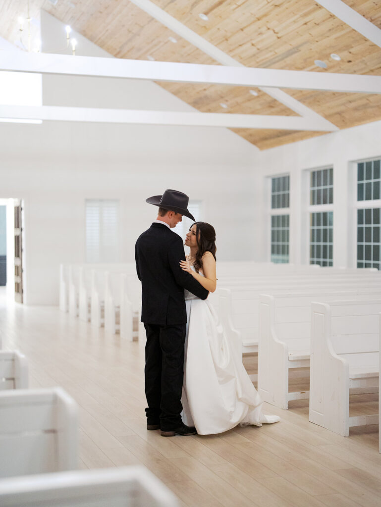 Documentary Style Wedding Photos That Blend Houston Charm With Timeless Elegance
