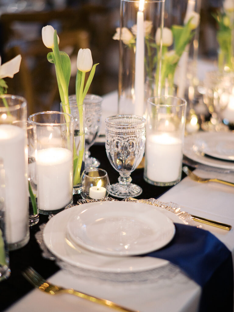 timeless vintage wedding table decor with candlelight