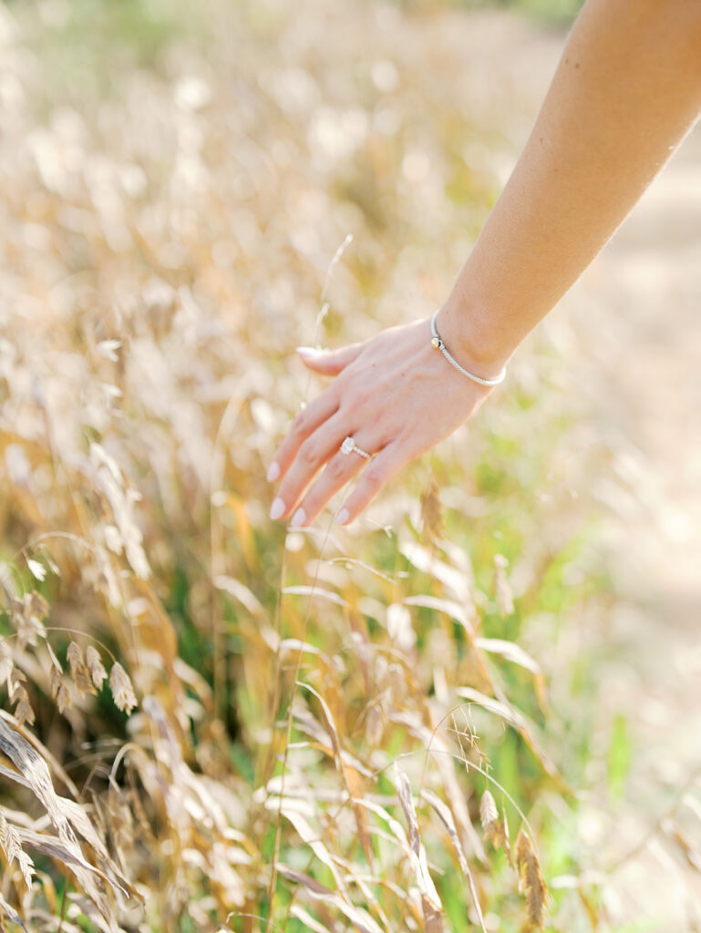 Classy Engagement Photos at Laguna Gloria in Austin