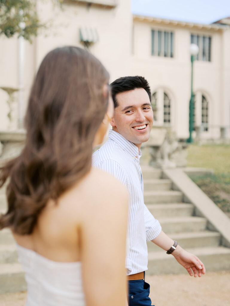 Classy Engagement Photos at Laguna Gloria in Austin