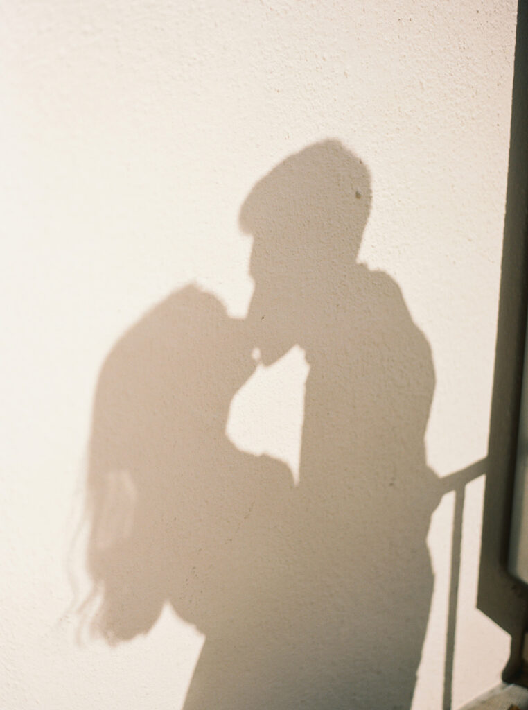 Classy Engagement Photos at Laguna Gloria in Austin