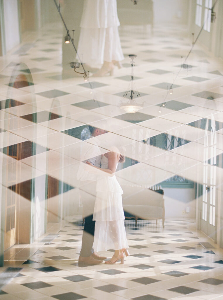 Classy Engagement Photos at Laguna Gloria in Austin